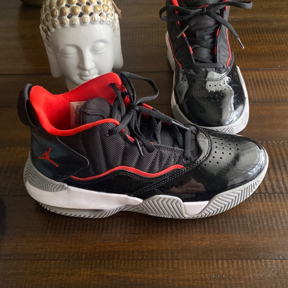Jordan boy sneakers excellent condition